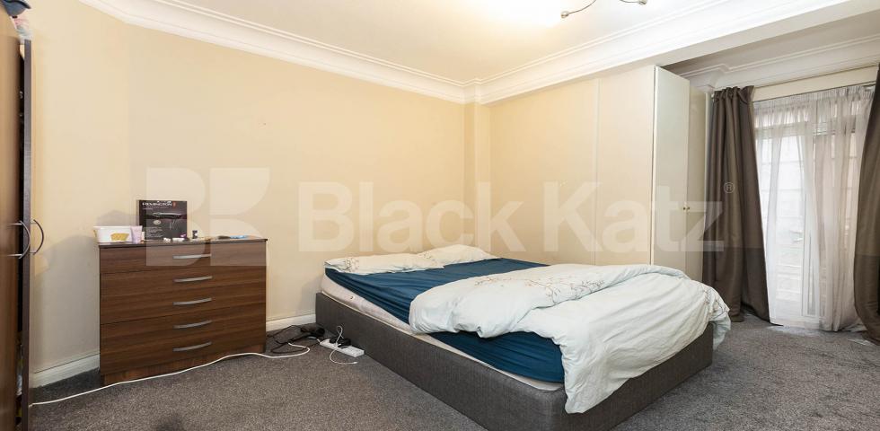 			3 Bedroom, 2 bath, 1 reception Flat			 Dorset House, Gloucester Place , Baker Street
